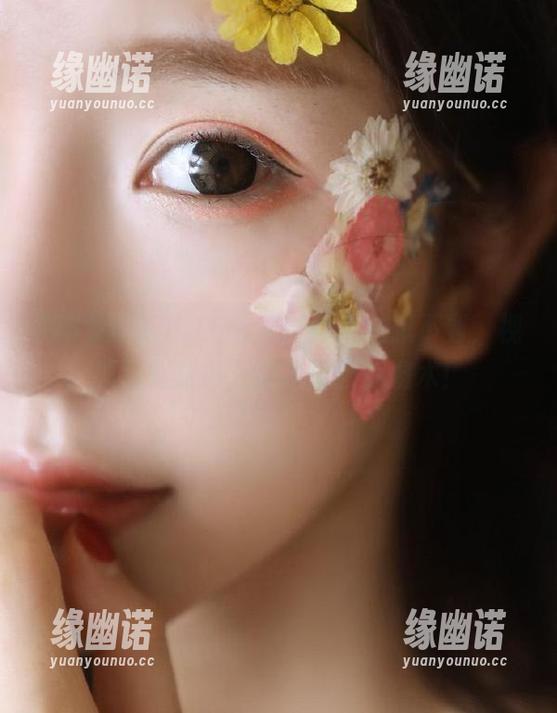 718娱乐 718娱乐:你绝对想不到,视频里竟然有人边吃边表演魔术!