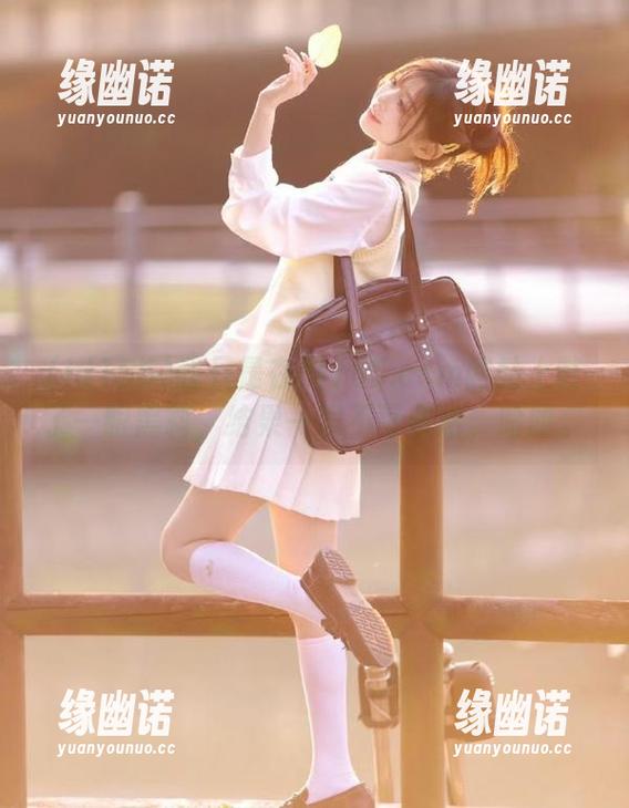 我只是在hl155.ccm网站上瞥了一眼黑料，结果一发不可收拾，哈哈。
