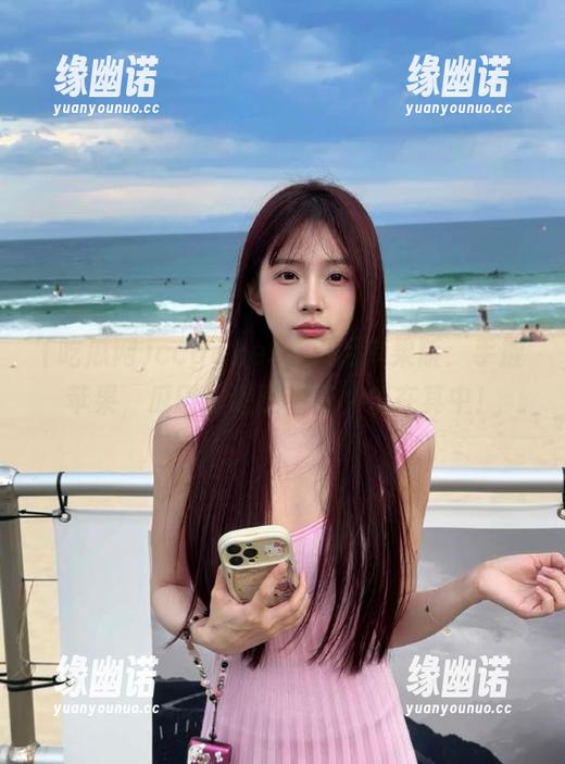 ccggbet吃瓜网苹果版：手握苹果，瓜田里追逐热点，乐在其中！