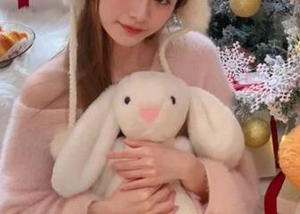 朝阳的阳光下，吃瓜网链接着热辣新闻，心痒痒的你还不点？