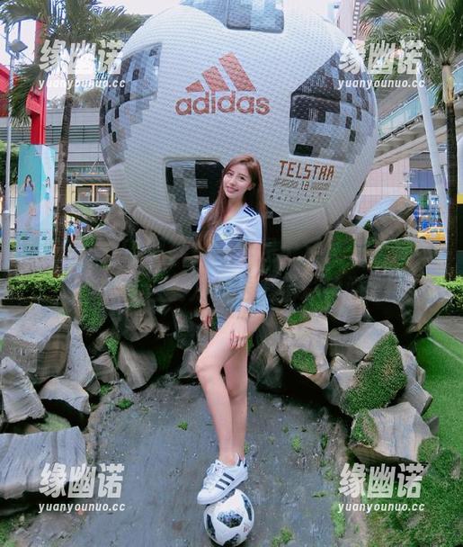 吃瓜网红 黑料抖音真是个宝藏,吃瓜网红地址这就为你送上精彩瞬间!