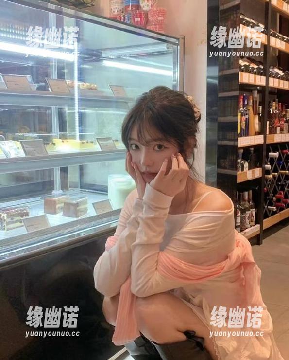 吃瓜网红 吃瓜网红App小助手算是食量大开,拯救你不被抖音黑料淹没的日子!