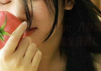 吃瓜论坛app：八卦到飞起，果然让人长得比租金还高！