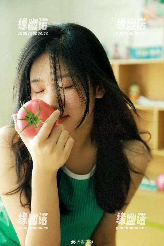 吃瓜论坛app：八卦到飞起，果然让人长得比租金还高！