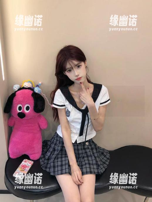 忘了带钥匙，回家的路上我靠“吾爱吃瓜”入口续命，哈哈哈！