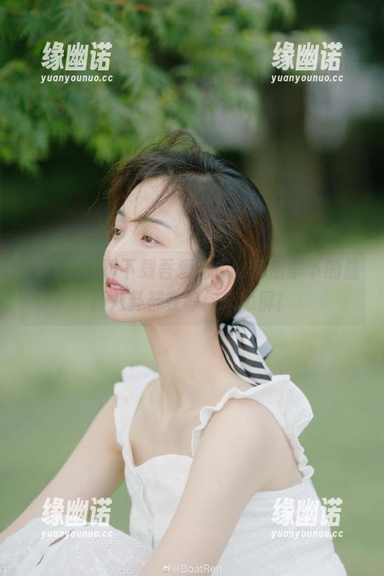 下载吾爱吃瓜，瓜田李下的最新八卦都在等你来舔屏！