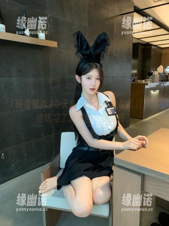 明星黑料 今天我不断观看明星黑料,顺便练习了冷漠脸,美得很。