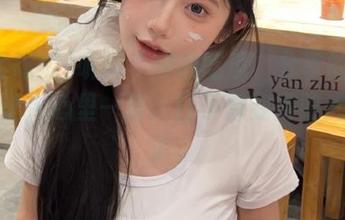 听闻“网曝吃瓜”分享的趣事，真让人心里一乐，日子都变得阳光明媚了。