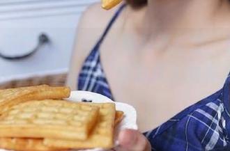 漫游91黑料不打烊，最近的吃瓜线路横冲直撞，信息量大的有点让我咋舌。